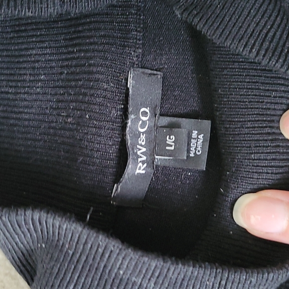 RW&Co sweater with lace detail - Picture 3 of 3